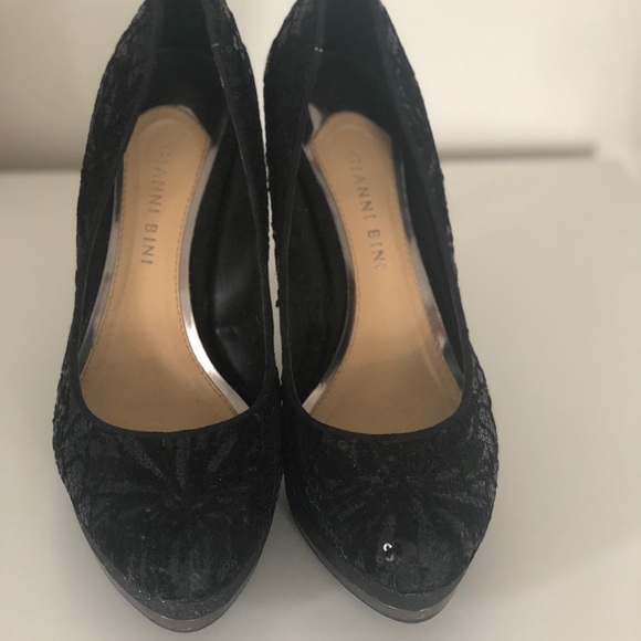 Pumps - Picture 3 of 6